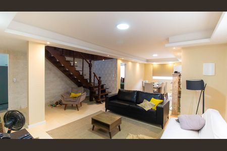 Casa à venda com 4 quartos, 325m² em Maravista, Niterói