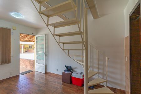 Sala de casa de condomínio à venda com 2 quartos, 80m² em Rio Branco, Canoas