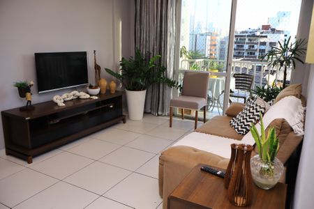 Sala de apartamento para alugar com 3 quartos, 115m² em Costa Azul, Salvador