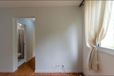 Sala de apartamento para alugar com 2 quartos, 42m² em Vila Zat, São Paulo