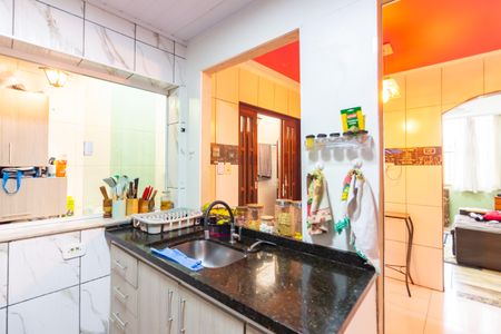Casa à venda com 121m², 2 quartos e 2 vagasCozinha 