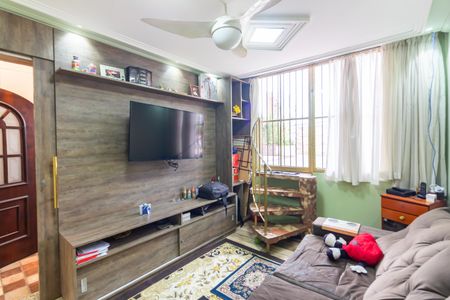 Sala  de casa à venda com 2 quartos, 121m² em Veloso, Osasco