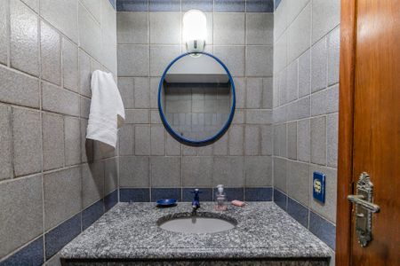 Casa à venda com 220m², 3 quartos e 2 vagas Casa à venda com 220m², 3 quartos e 2 vagasLavabo