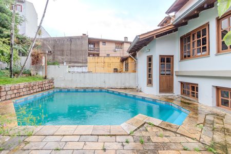 Casa à venda com 220m², 3 quartos e 2 vagas Casa à venda com 220m², 3 quartos e 2 vagasÁrea comum - Piscina