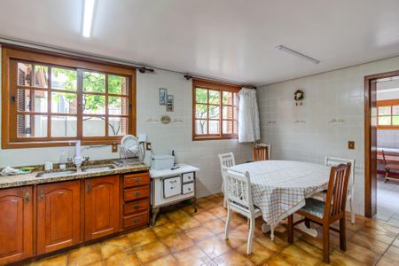 Casa à venda com 220m², 3 quartos e 2 vagas Casa à venda com 220m², 3 quartos e 2 vagasCozinha