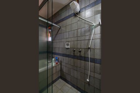 Casa à venda com 220m², 3 quartos e 2 vagas Casa à venda com 220m², 3 quartos e 2 vagasBanheiro Social