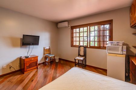 Casa à venda com 220m², 3 quartos e 2 vagas Casa à venda com 220m², 3 quartos e 2 vagasQuarto 1