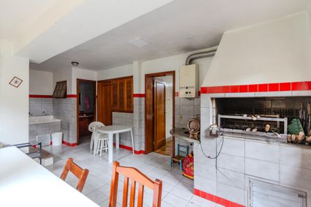 Casa à venda com 220m², 3 quartos e 2 vagas Casa à venda com 220m², 3 quartos e 2 vagasÁrea de Serviço