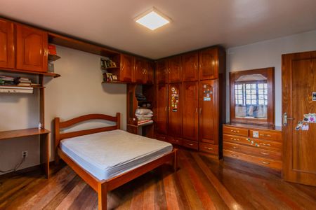 Casa à venda com 220m², 3 quartos e 2 vagas Casa à venda com 220m², 3 quartos e 2 vagasQuarto 1