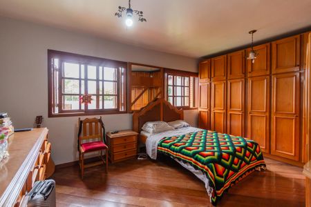 Casa à venda com 220m², 3 quartos e 2 vagas Casa à venda com 220m², 3 quartos e 2 vagasSuíte