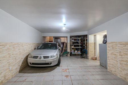 Casa à venda com 220m², 3 quartos e 2 vagas Casa à venda com 220m², 3 quartos e 2 vagasGaragem