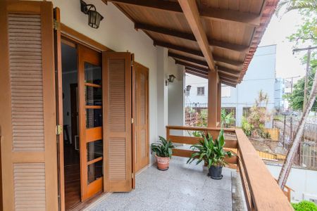 Sacada de casa à venda com 3 quartos, 220m² em Medianeira, Porto Alegre