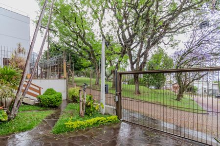 Casa à venda com 220m², 3 quartos e 2 vagas Casa à venda com 220m², 3 quartos e 2 vagasJardim