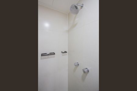 Banheiro Social de kitnet/studio para alugar com 1 quarto, 29m² em Vila Congonhas, São Paulo