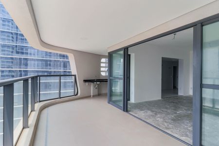 Apartamento à venda com 134m², 3 quartos e 2 vagas Apartamento à venda com 134m², 3 quartos e 2 vagasVaranda