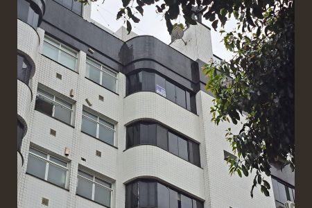 Apartamento à venda com 280m², 3 quartos e 3 vagasAdesivo na Janela