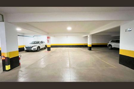 Apartamento à venda com 64m², 1 quarto e 2 vagas