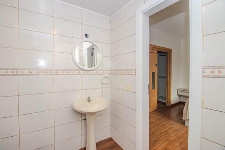 Banheiro de apartamento à venda com 1 quarto, 40m² em Petrópolis, Porto Alegre