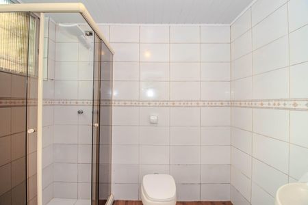 Banheiro de apartamento à venda com 1 quarto, 40m² em Petrópolis, Porto Alegre