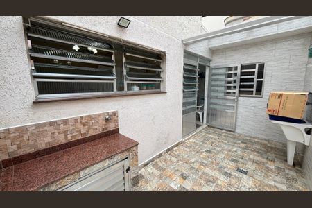 Casa à venda com 145m², 3 quartos e 2 vagas Casa à venda com 145m², 3 quartos e 2 vagasQuintal