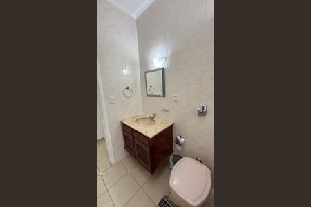 Casa à venda com 145m², 3 quartos e 2 vagas Casa à venda com 145m², 3 quartos e 2 vagasBanheiro