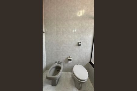 Casa à venda com 145m², 3 quartos e 2 vagas Casa à venda com 145m², 3 quartos e 2 vagasBanheiro