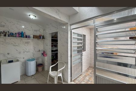 Casa à venda com 145m², 3 quartos e 2 vagas Casa à venda com 145m², 3 quartos e 2 vagasArea de Serviço