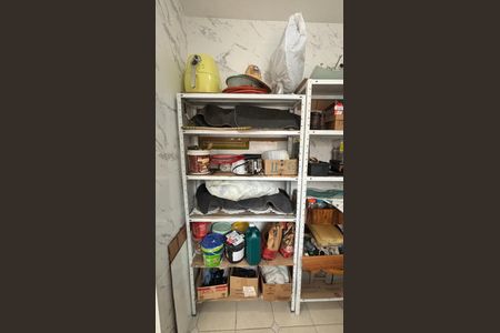 Casa à venda com 145m², 3 quartos e 2 vagas Casa à venda com 145m², 3 quartos e 2 vagasArea de Serviço - Despensa