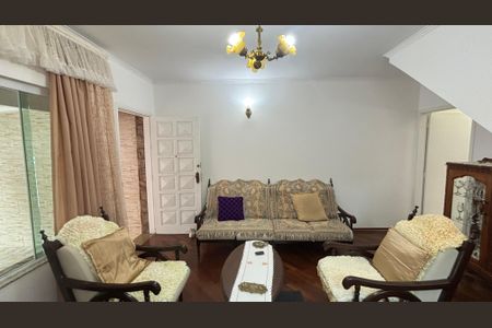 Casa à venda com 145m², 3 quartos e 2 vagas Casa à venda com 145m², 3 quartos e 2 vagasSala