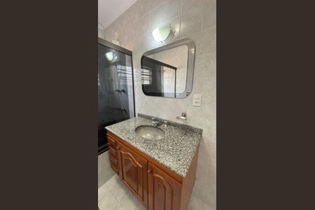 Casa à venda com 145m², 3 quartos e 2 vagas Casa à venda com 145m², 3 quartos e 2 vagasBanheiro