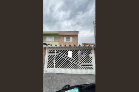 Casa à venda com 145m², 3 quartos e 2 vagas Casa à venda com 145m², 3 quartos e 2 vagasFachada