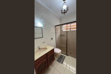 Casa à venda com 145m², 3 quartos e 2 vagas Casa à venda com 145m², 3 quartos e 2 vagasBanheiro