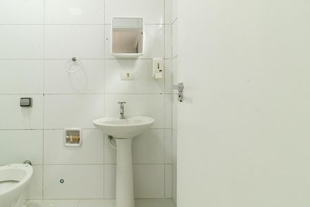 Banheiro Social de casa para alugar com 1 quarto, 50m² em Vila Maria Baixa, São Paulo