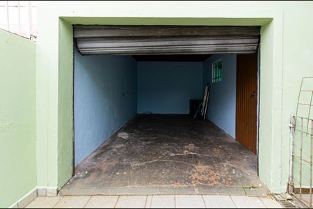 Casa para alugar com 110m², 2 quartos e 3 vagas Casa para alugar com 110m², 2 quartos e 3 vagasÁrea externa / Garagem