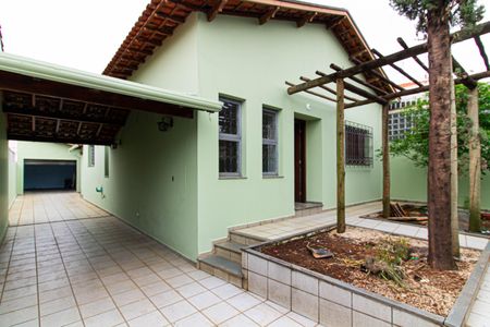 Casa para alugar com 110m², 2 quartos e 3 vagas Casa para alugar com 110m², 2 quartos e 3 vagasÁrea externa / Garagem