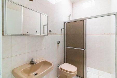 Casa para alugar com 110m², 2 quartos e 3 vagas Casa para alugar com 110m², 2 quartos e 3 vagasBanheiro da Suíte