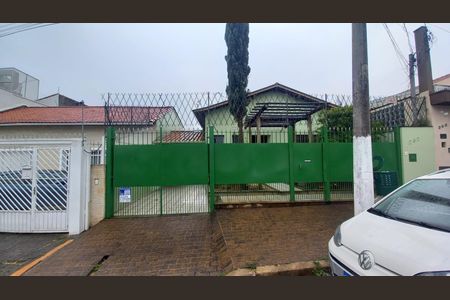 Casa para alugar com 110m², 2 quartos e 3 vagas Casa para alugar com 110m², 2 quartos e 3 vagasFachada + Plaquinha