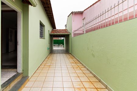 Casa para alugar com 110m², 2 quartos e 3 vagas Casa para alugar com 110m², 2 quartos e 3 vagasÁrea externa / Garagem