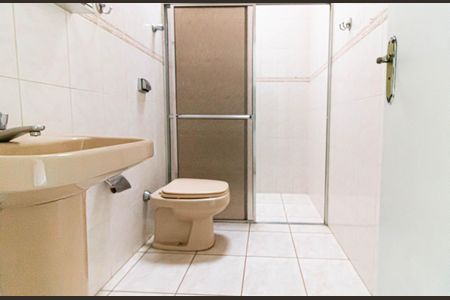 Casa para alugar com 110m², 2 quartos e 3 vagas Casa para alugar com 110m², 2 quartos e 3 vagasBanheiro da Suíte