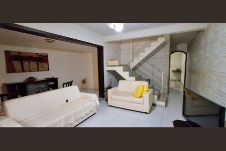 Sala de casa à venda com 3 quartos, 212m² em Conjunto Residencial Natalia, São Bernardo do Campo