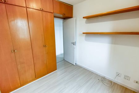 Apartamento à venda com 65m², 3 quartos e 2 vagasQuarto 2