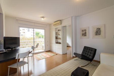 Sala de apartamento para alugar com 1 quarto, 50m² em Cambuí, Campinas