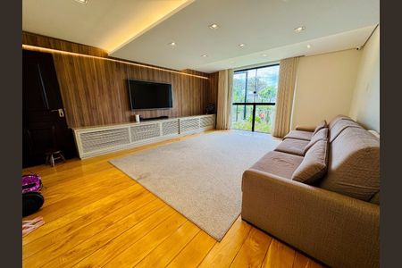 Casa à venda com 4 quartos, 1000m² em Santa Branca, Belo Horizonte