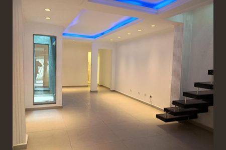 Casa à venda com 3 quartos, 160m² em Chácara Japonesa, São Paulo