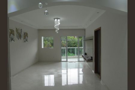 Sala de casa para alugar com 3 quartos, 137m² em Três Montanhas, Osasco