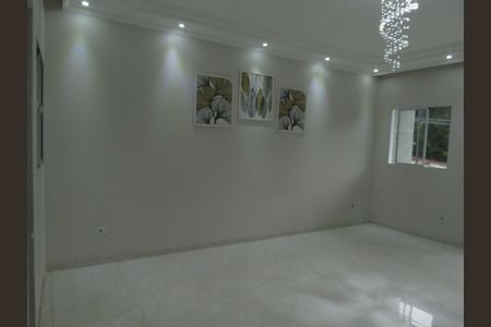 Sala de casa para alugar com 3 quartos, 137m² em Três Montanhas, Osasco