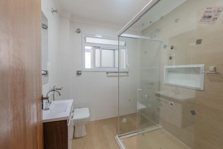 Banheiro de apartamento para alugar com 1 quarto, 63m² em República, São Paulo