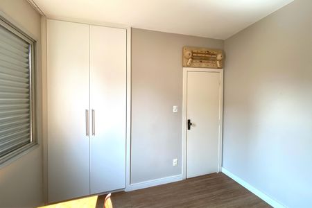 Apartamento à venda com 75m², 2 quartos e 1 vagaQuarto 2
