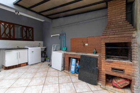 Casa à venda com 77m², 2 quartos e 2 vagas Casa à venda com 77m², 2 quartos e 2 vagasGaragem
