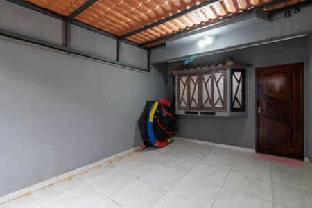 Casa à venda com 77m², 2 quartos e 2 vagas Casa à venda com 77m², 2 quartos e 2 vagasGaragem 2
